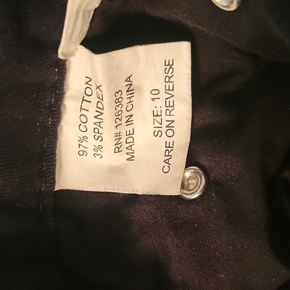 Embellished Ethyl capris - Picture 13 of 14